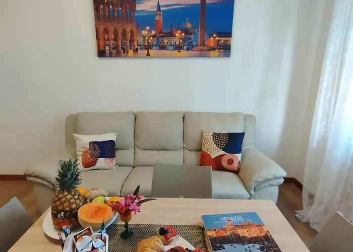 Gate To Venice Apartment